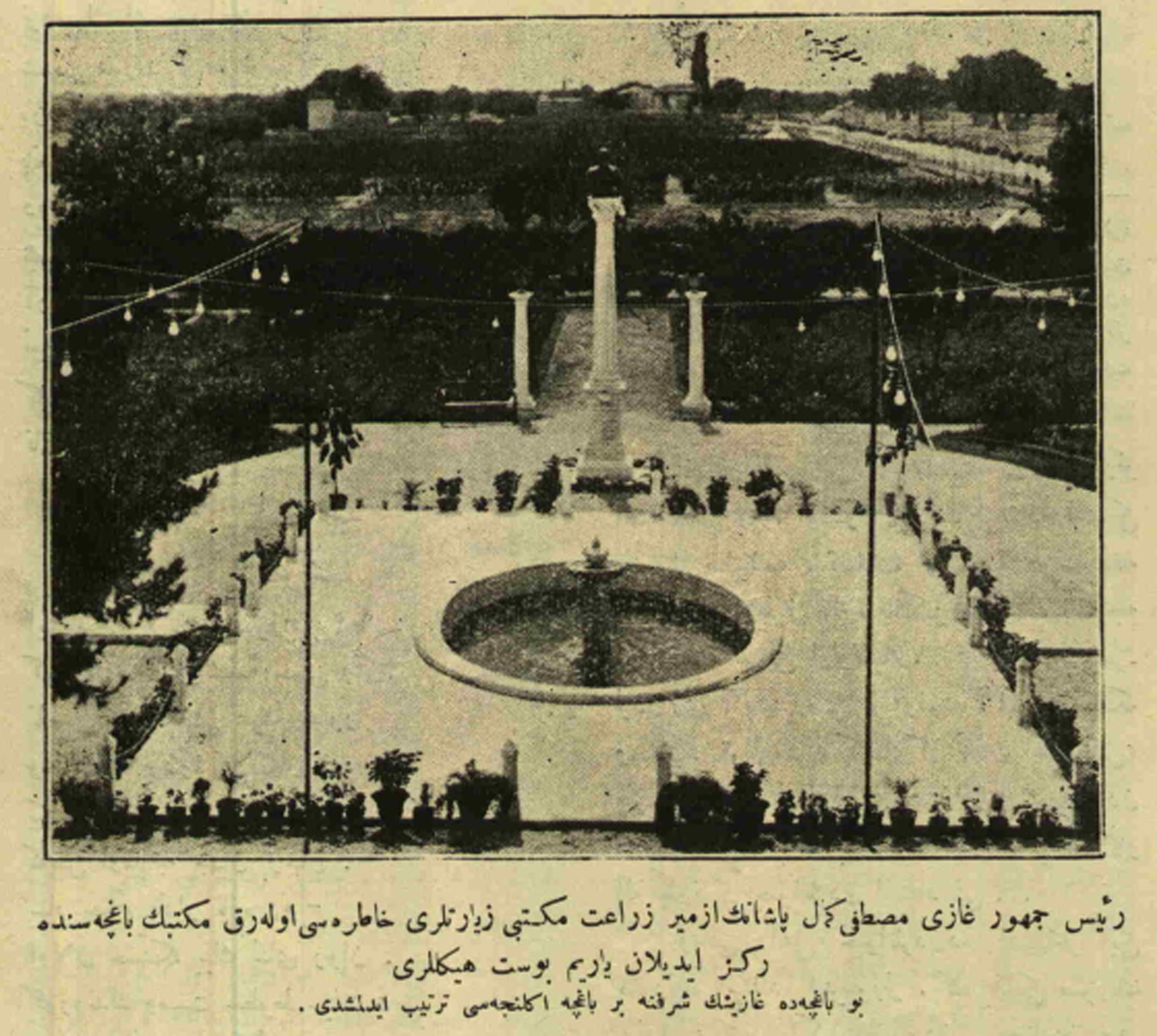 15 Temmuz 1926’da Servet-i Fünun Dergisi’nde yayınlanan Bornova’daki Atatürk Anıtı. (Sarayburnu’ndaki Atatürk Anıtı’nın açılışına henüz 2,5 ay var)